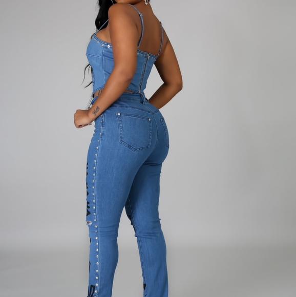 2pc Denim Graffiti Set Sm Top size 8 bottoms - Picture 3 of 4